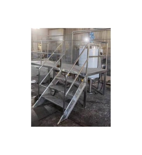 ZBIORNIK Z MIESZALNIKIEM GRZANIE I CHŁODZENIE 3000L  Z PLATFORMĄ