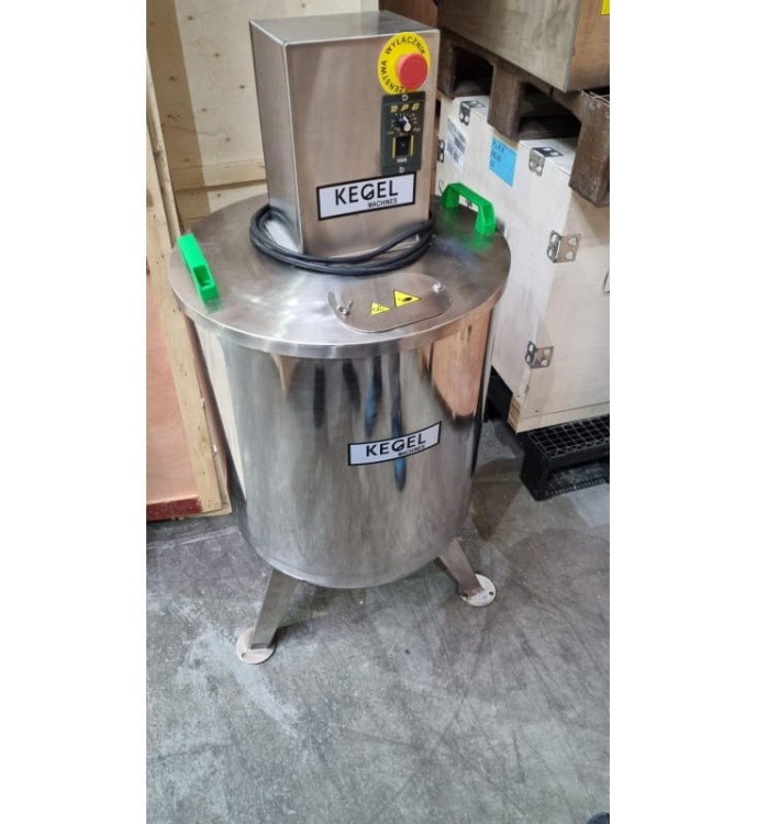 ZBIORNIK Z MIESZALNIKIEM 100L