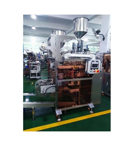 PIONOWA MASZYNA PAKUJĄCA PŁYN DO PODWÓJNYCH SASZETEK UN680Y-4