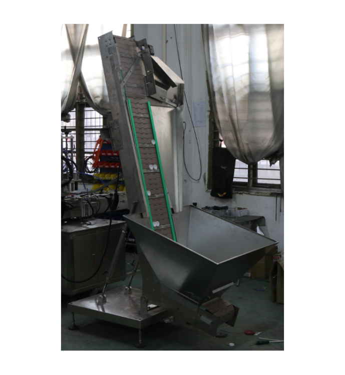 AUTOMATYCZNA MASZYNA DO ZAMYKANIA Z PODAJNIKIEM XGZG-1