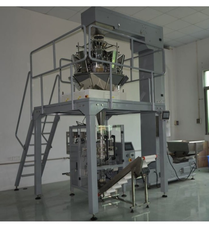 AUTOMATYCZNY SYSTEM PAKOWANIA DO GRANULATU HLTC-820