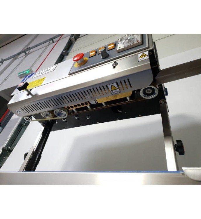 ZGRZEWARKA DO FOLII Z TAŚMOCIĄGIEM FRBM-770II