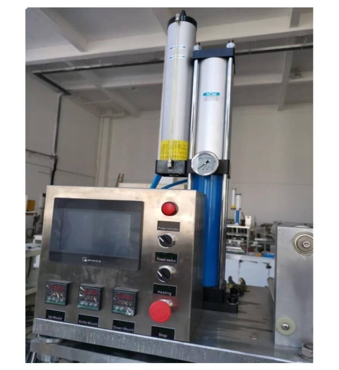 MASZYNA DO PRODUKCJI KAPSUŁEK DO PRANIA