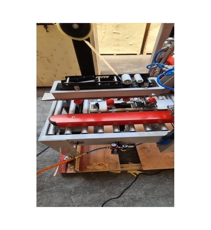 AUTOMATYCZNA ZAKLEJARKA DO KARTONÓW FXJ-3030Z