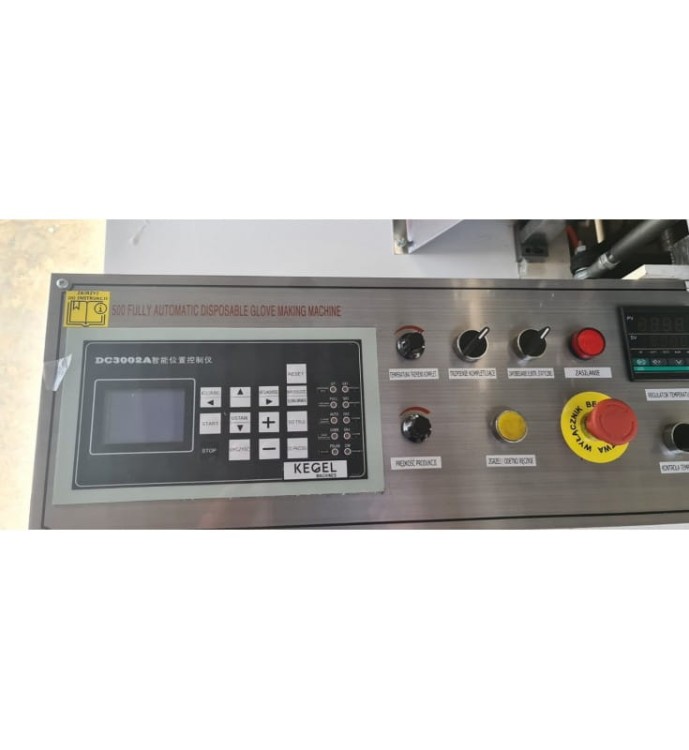 MASZYNA DO PRODUKCJI RĘKAWICZEK FOLIOWYCH