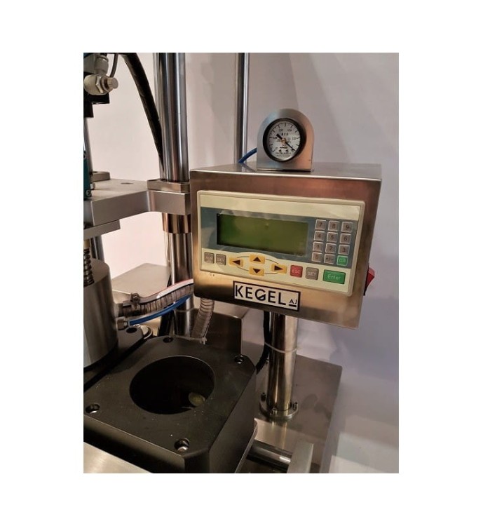 ZAKRĘCARKA DO SŁOIKÓW  Z ODSYSANIEM SFZK-2