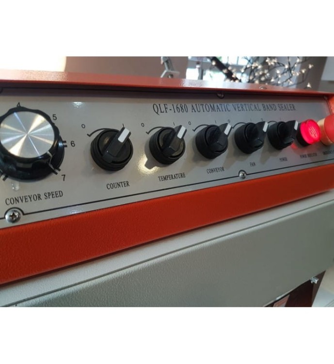 ZGRZEWARKA DO FOLII Z TAŚMOCIĄGIEM QLF-1680