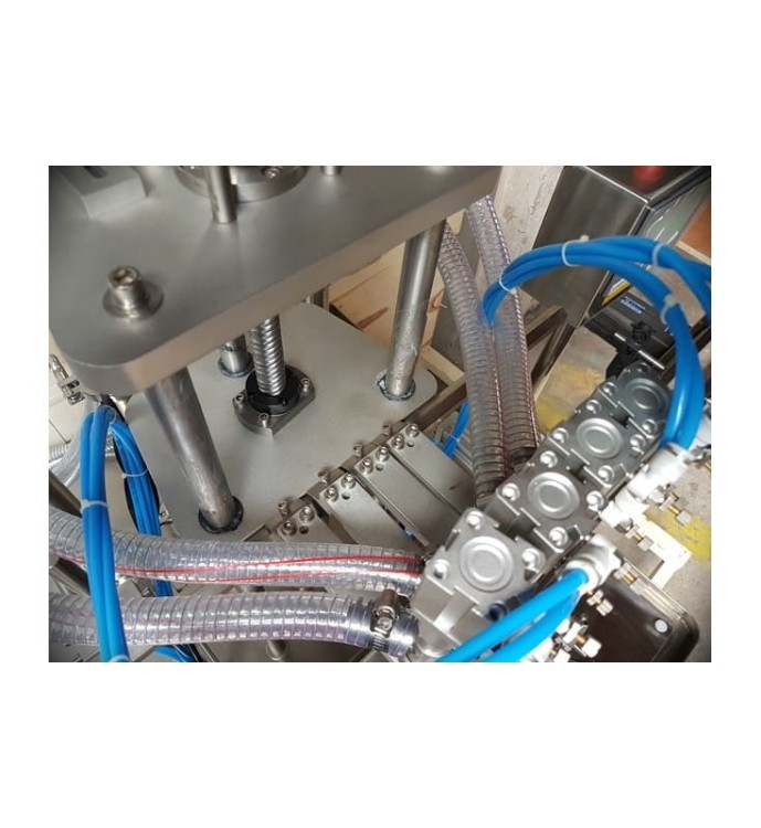 AUTOMATYCZNA NALEWARKA PŁYNÓW YT-4