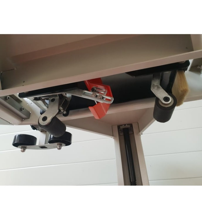 ZAKLEJARKA DO KARTONÓW FXJ 5050B