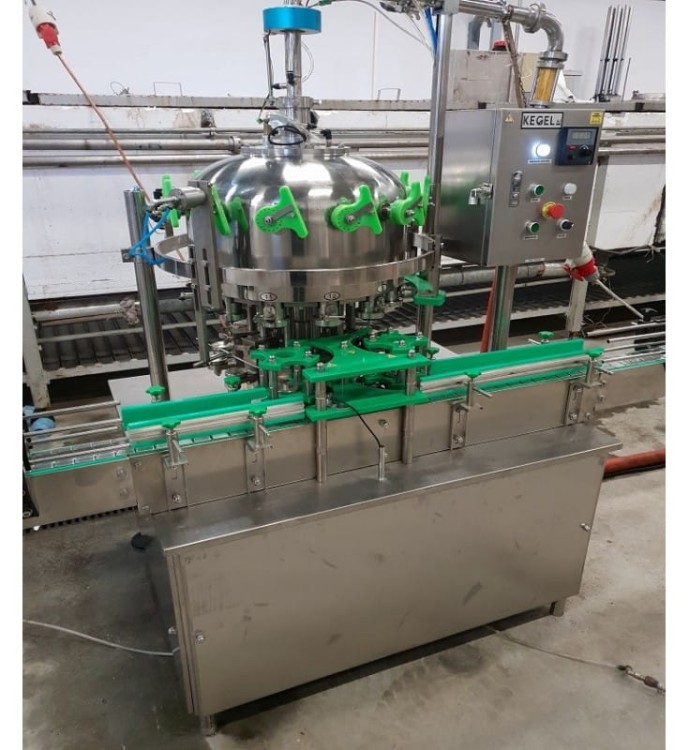 LINIA ROZLEWNICZA DO NAPOJÓW GAZOWANYCH W PUSZKACH Z ETYKIECIARKĄ