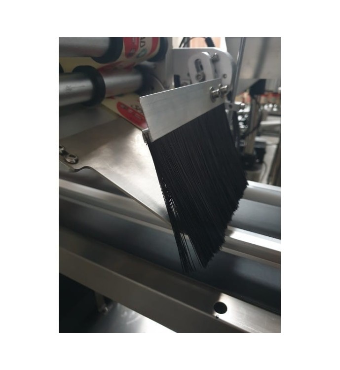 ETYKIECIARKA OKLEJAJĄCA DOOKOŁA OKRĄGŁE BUTELKI MT-550