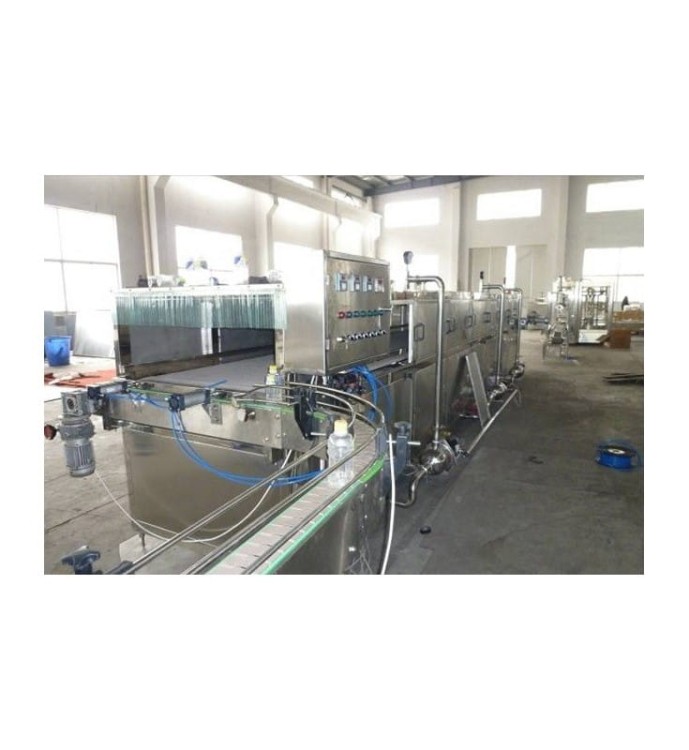 LINIA PRODUKUJĄCA I ROZLEWAJĄCA NAPOJE GAZOWANE