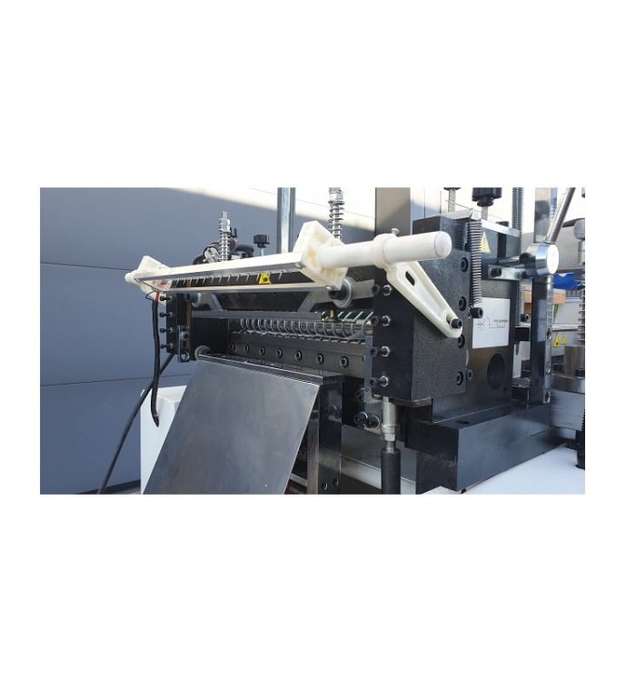 MASZYNA DO PRODUKCJI RĘKAWICZEK FOLIOWYCH