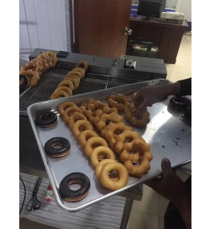 MASZYNA DO ROBIENIA PĄCZKÓW PH T101