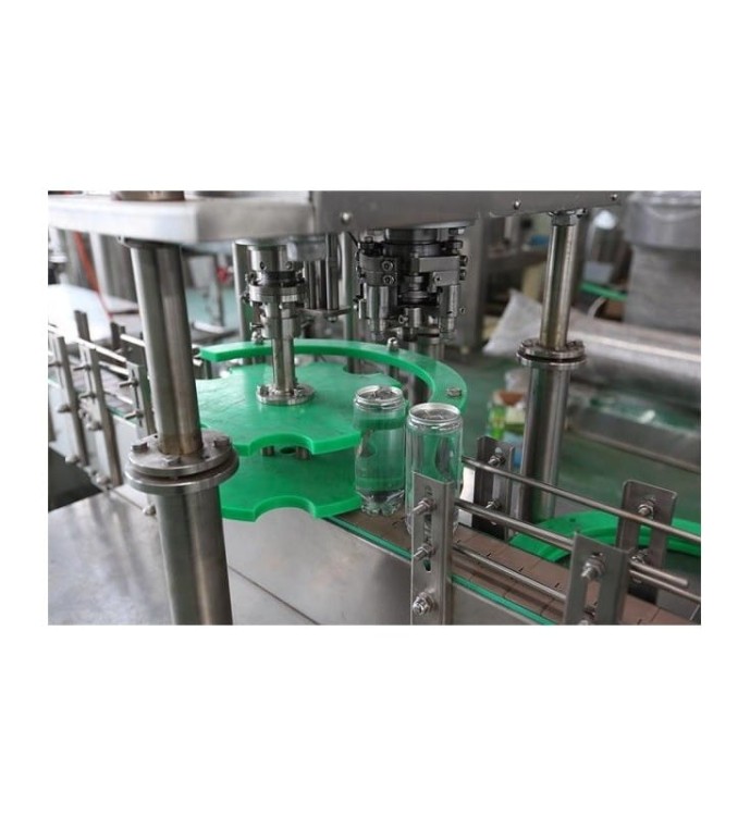 LINIA ROZLEWNICZA DO NAPOJÓW GAZOWANYCH W PUSZKACH Z ETYKIECIARKĄ