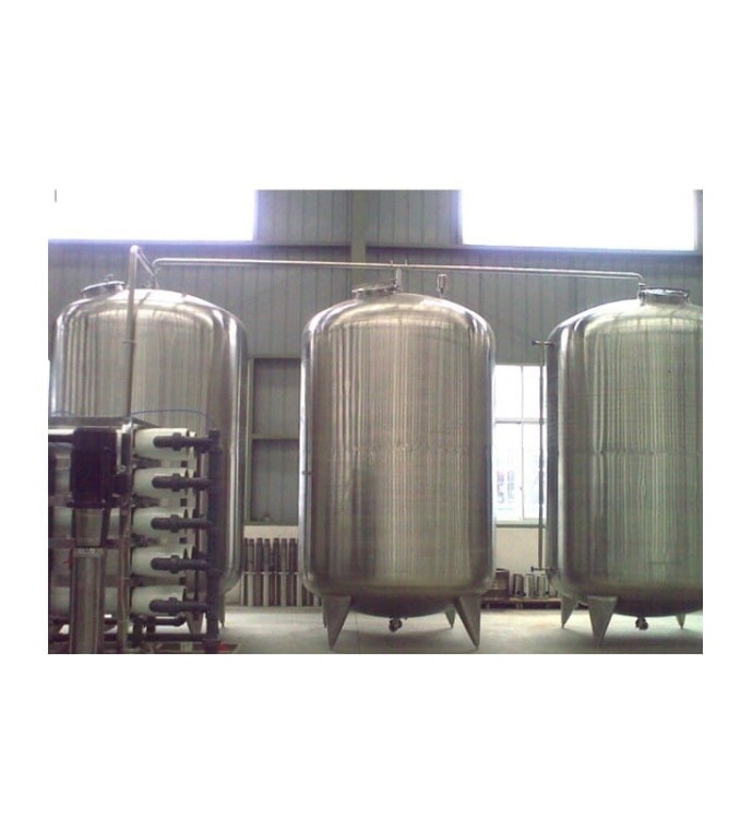 LINIA PRODUKUJĄCA I ROZLEWAJĄCA NAPOJE GAZOWANE