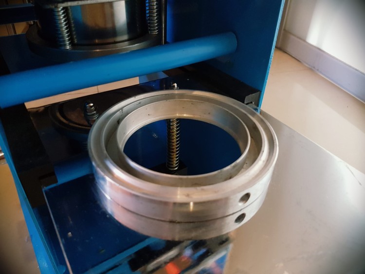 ZAMYKARKA DO KUBKÓW HL 95B