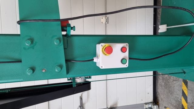 ZSZYWARKA DO KARTONÓW DXJ 1400