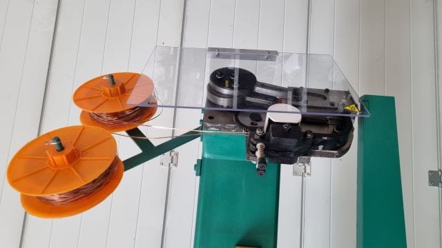 ZSZYWARKA DO KARTONÓW DXJ 1400